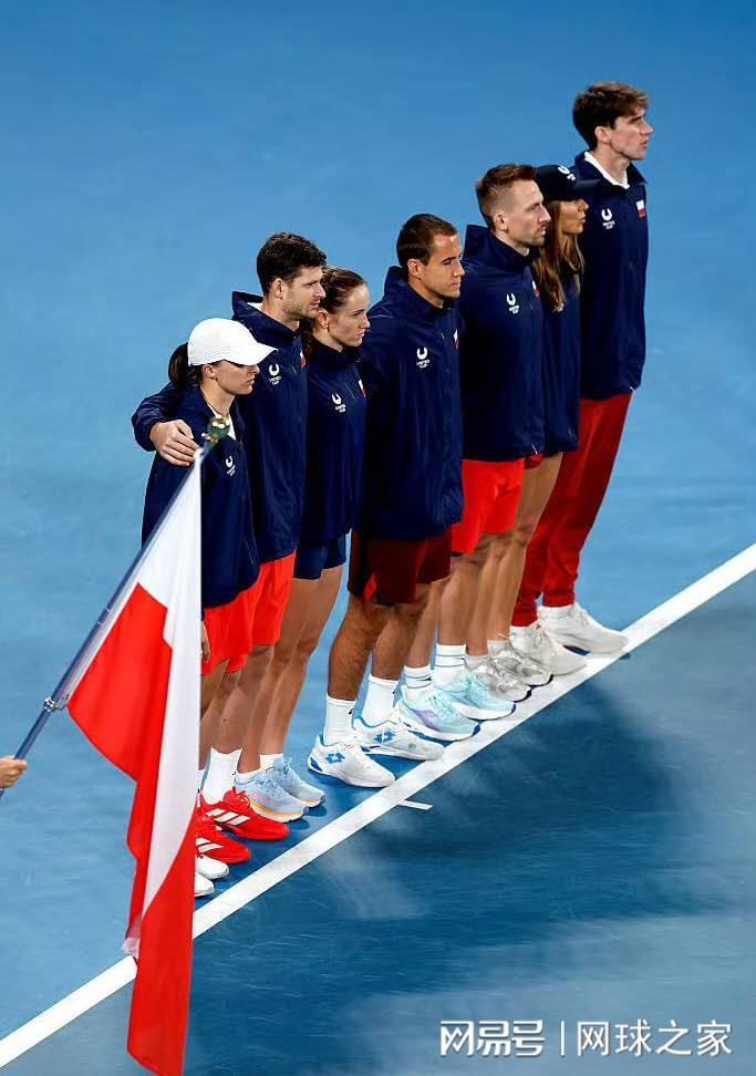 爱体育-波兰逆转首夺联合杯，本西奇送蛋丝袜仍难救主，瓦林卡被批拖油瓶