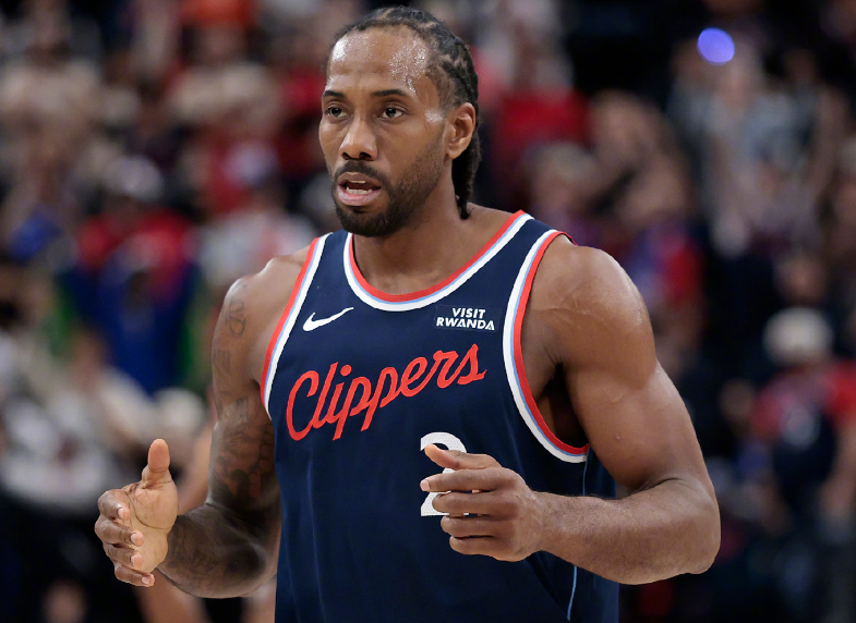 快船大胜森林狼：小卡45+5+5+6三分迎里程碑 华子36分